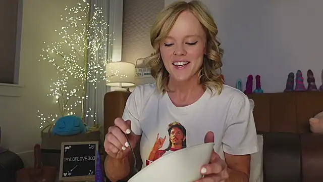 Taylorlove303 online show from 05/23/26, 10:19