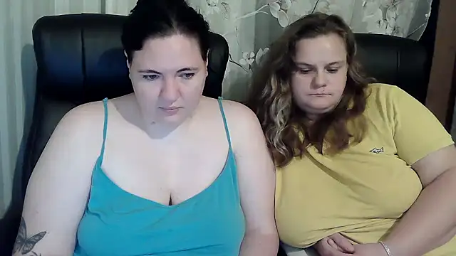 HollyXEva online show from 09/17/25, 08:32