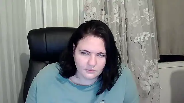 HollyXEva online show from 10/01/25, 11:11