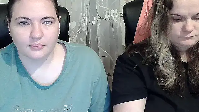 HollyXEva online show from 10/08/25, 03:42