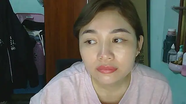 Uhem112 online show from 11/29/25, 02:20