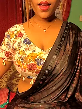 Snapshot of Miss_Mayaa_ chatting on 11/08/25, 12:16 Miss Mayaa online show from 11/08/25, 12:16