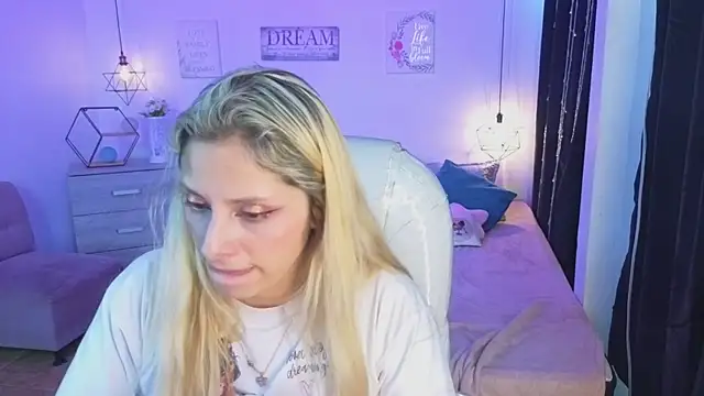 Jennaa Cooper online show from 12/13/25, 09:31