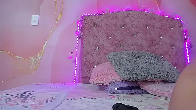 violet taylor  online show from 01/08/26, 02:14