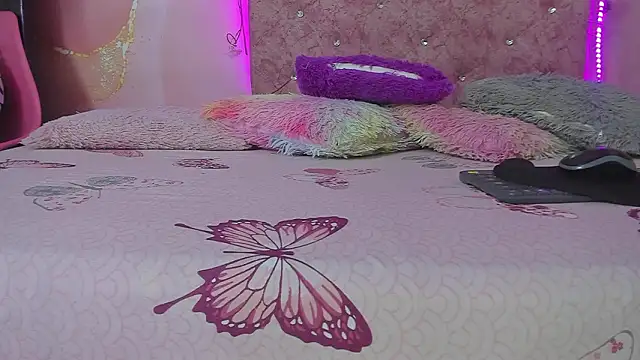 violet taylor  online show from 02/06/26, 02:16