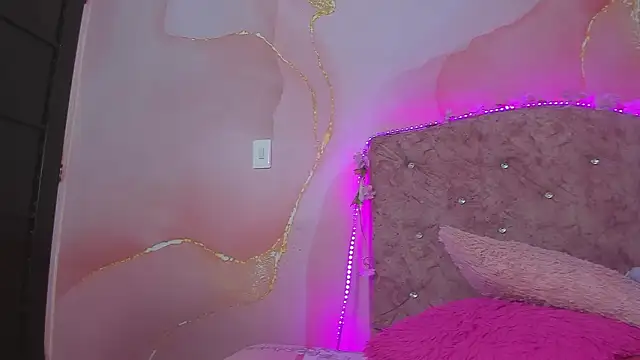 violet taylor  online show from 03/09/26, 02:26