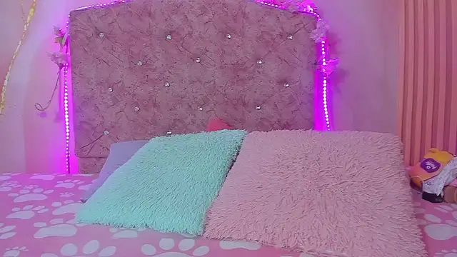 violet taylor  online show from 03/14/26, 02:17