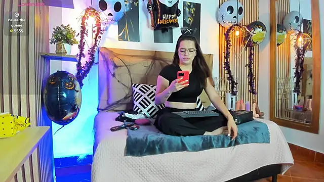 Snapshot of _samanthaa_foxx chatting on 10/09/25, 10:46 samanthaa foxx online show from 10/09/25, 10:46