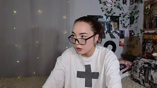 OdetteBiddy online show from 11/23/25, 08:08