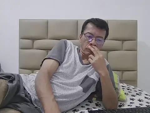 skinnylatino51 online show from 04/25/26, 12:46