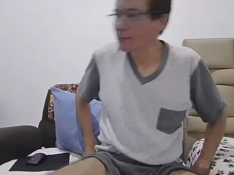 Snapshot of skinnylatino51 chatting on 05/31/26, 12:41 skinnylatino51 online show from 05/31/26, 12:41