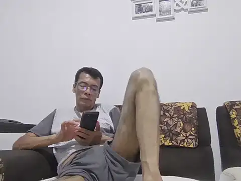 skinnylatino51 online show from 07/17/26, 01:12