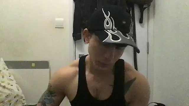 Snapshot of natenatejosh chatting on 09/20/25, 01:12 natenatejosh online show from 09/20/25, 01:12