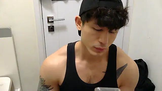 Snapshot of natenatejosh chatting on 10/21/25, 11:33 natenatejosh online show from 10/21/25, 11:33