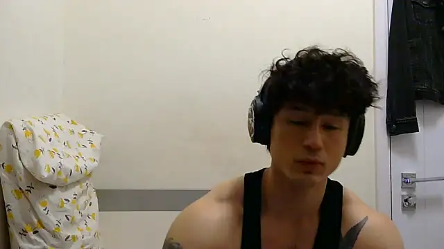 Snapshot of natenatejosh chatting on 10/27/25, 01:59 natenatejosh online show from 10/27/25, 01:59