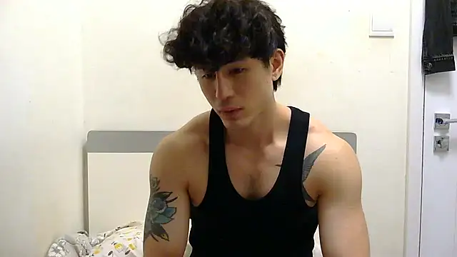 Snapshot of natenatejosh chatting on 10/31/25, 12:39 natenatejosh online show from 10/31/25, 12:39