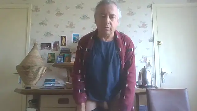 Snapshot of gegevincent chatting on 06/11/26, 09:18 gegevincent online show from 06/11/26, 09:18
