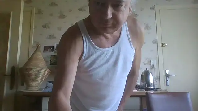 Snapshot of gegevincent chatting on 06/15/26, 07:43 gegevincent online show from 06/15/26, 07:43