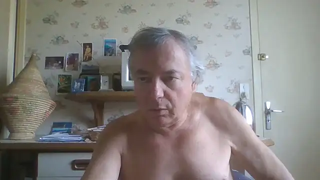 Snapshot of gegevincent chatting on 06/21/26, 11:46 gegevincent online show from 06/21/26, 11:46