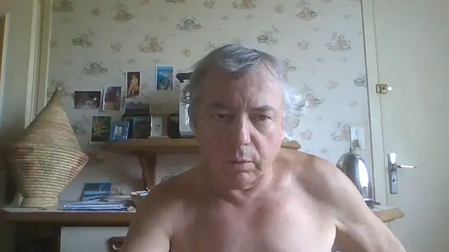 Snapshot of gegevincent chatting on 07/01/26, 12:40 gegevincent online show from 07/01/26, 12:40