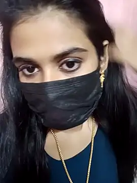 umairahaasan 1 online show from 09/23/25, 10:29