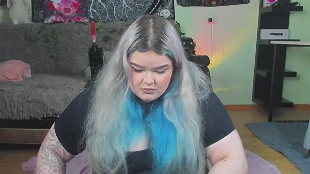  CandyM1lky  online show from 10/28/25, 06:39