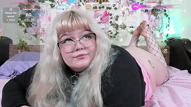  CandyM1lky  online show from 03/08/26, 07:45