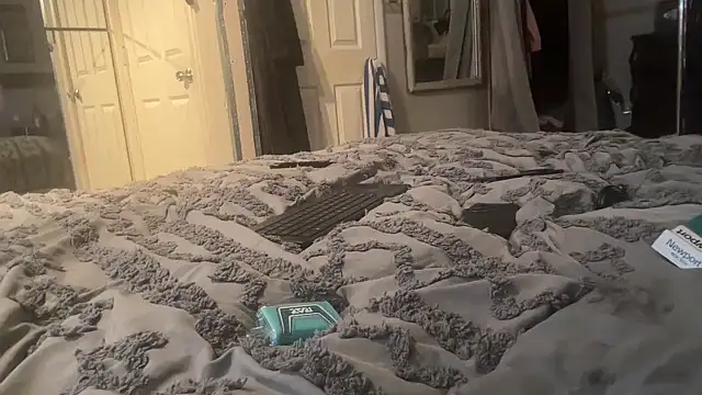 Snapshot of sexyred77713 chatting on 03/14/26, 03:12 sexyred77713 online show from 03/14/26, 03:12