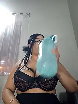 MadamPinky online show from 11/17/25, 07:41