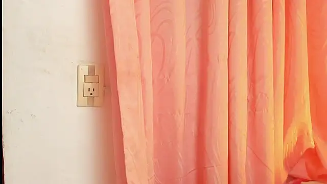 Alanaloiiss  online show from 04/25/26, 10:29