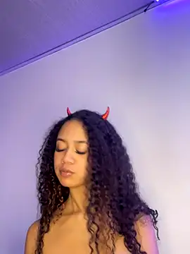 Snapshot of jadee8 chatting on 10/25/25, 08:36 jadee8 online show from 10/25/25, 08:36