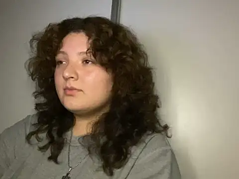 Snapshot of Solangerulo_ chatting on 02/15/26, 04:20 Solangerulo online show from 02/15/26, 04:20