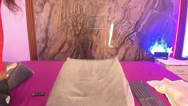 MiiaaCollinss online show from 11/03/25, 01:56