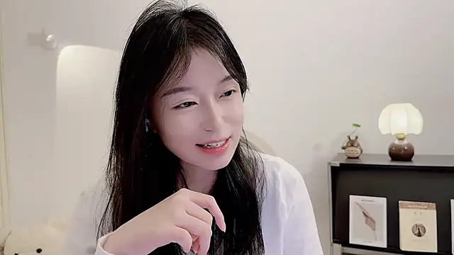 Onechestnut online show from 11/18/25, 06:18