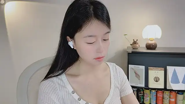 Onechestnut online show from 04/10/26, 05:01