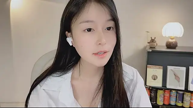 Onechestnut online show from 04/23/26, 12:40
