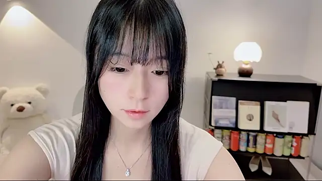 Snapshot of Onechestnut chatting on 06/27/26, 12:44 Onechestnut online show from 06/27/26, 12:44