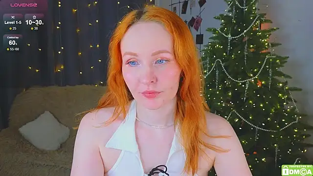 Snapshot of JoyceJones chatting on 12/15/25, 08:13 JoyceJones online show from 12/15/25, 08:13