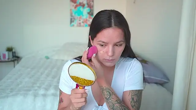 Snapshot of EwelynScott chatting on 09/20/25, 04:02 EwelynScott online show from 09/20/25, 04:02