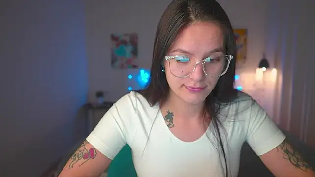 Snapshot of EwelynScott chatting on 10/30/25, 11:05 EwelynScott online show from 10/30/25, 11:05