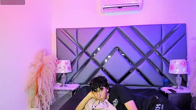 Milan LewisS online show from 02/26/26, 12:26