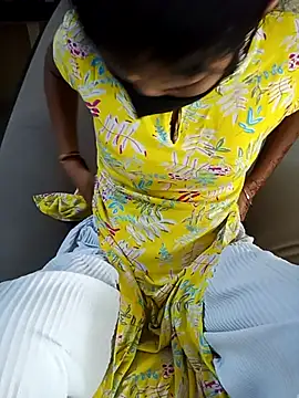 Snapshot of ranisanthutelugu chatting on 09/12/25, 05:07 ranisanthutelugu online show from 09/12/25, 05:07