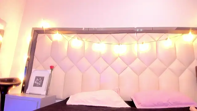 Scarletbigbug online show from 02/19/26, 12:12