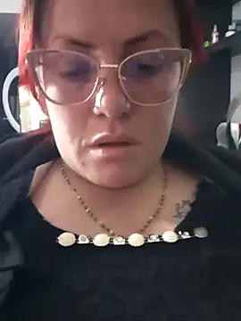 carolinhe  online show from 09/26/25, 08:24