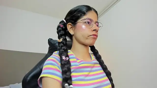 carlina 15 online show from 09/23/25, 12:19