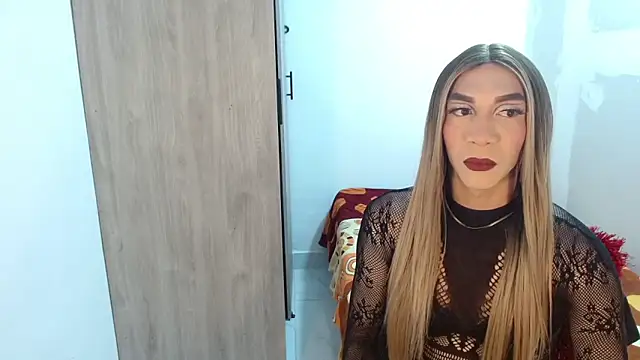 couple vzl online show from 10/25/25, 04:31