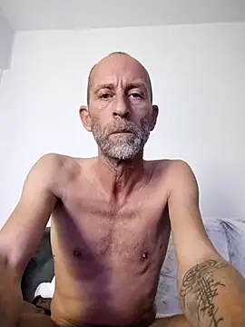 Snapshot of we_are_fucking_serious chatting on 10/31/25, 01:28 we are fucking serious online show from 10/31/25, 01:28