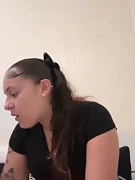 babykalirose online show from 10/31/25, 04:02