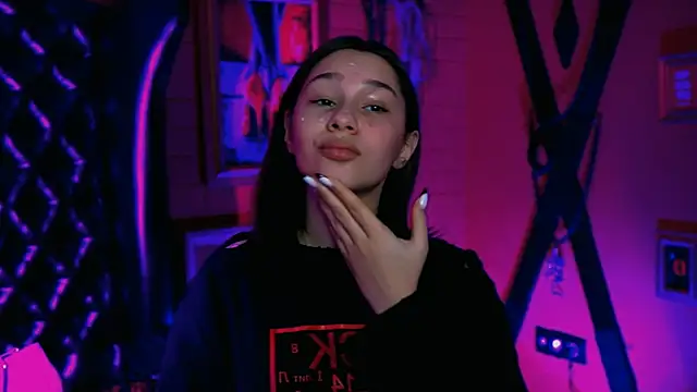 Snapshot of KimClarks_ chatting on 10/14/25, 01:23 KimClarks  online show from 10/14/25, 01:23