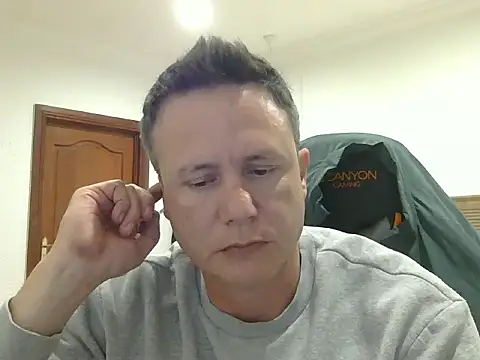 Snapshot of TroyDieselXXX chatting on 07/14/26, 06:13 TroyDieselXXX online show from 07/14/26, 06:13